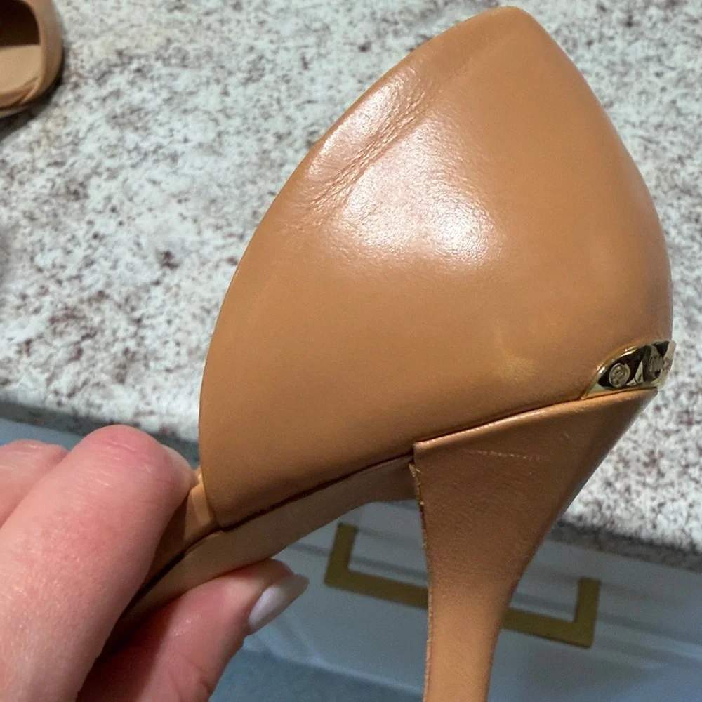 Michael Kors Tan Pointed Toe Pumps - Picture 4 of 5